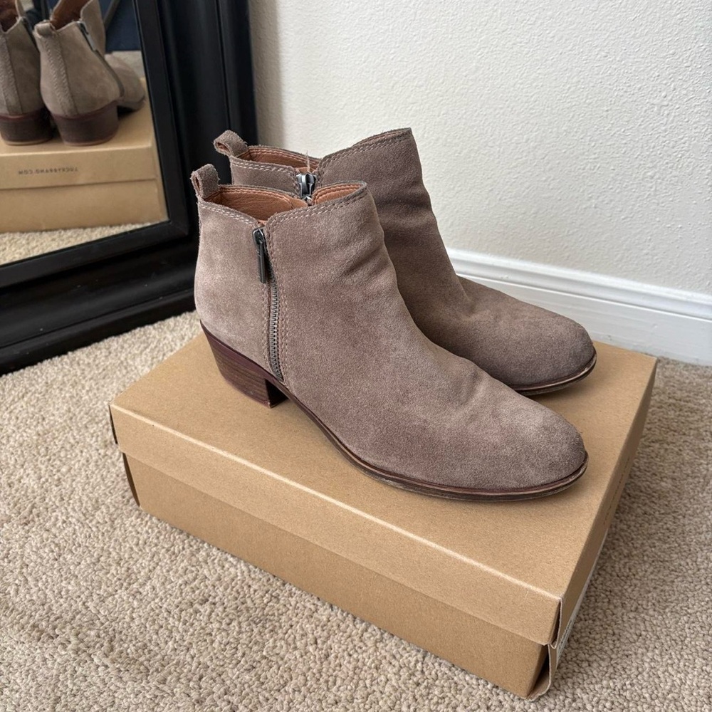 Women's Suede Ankle Boots - Tan
